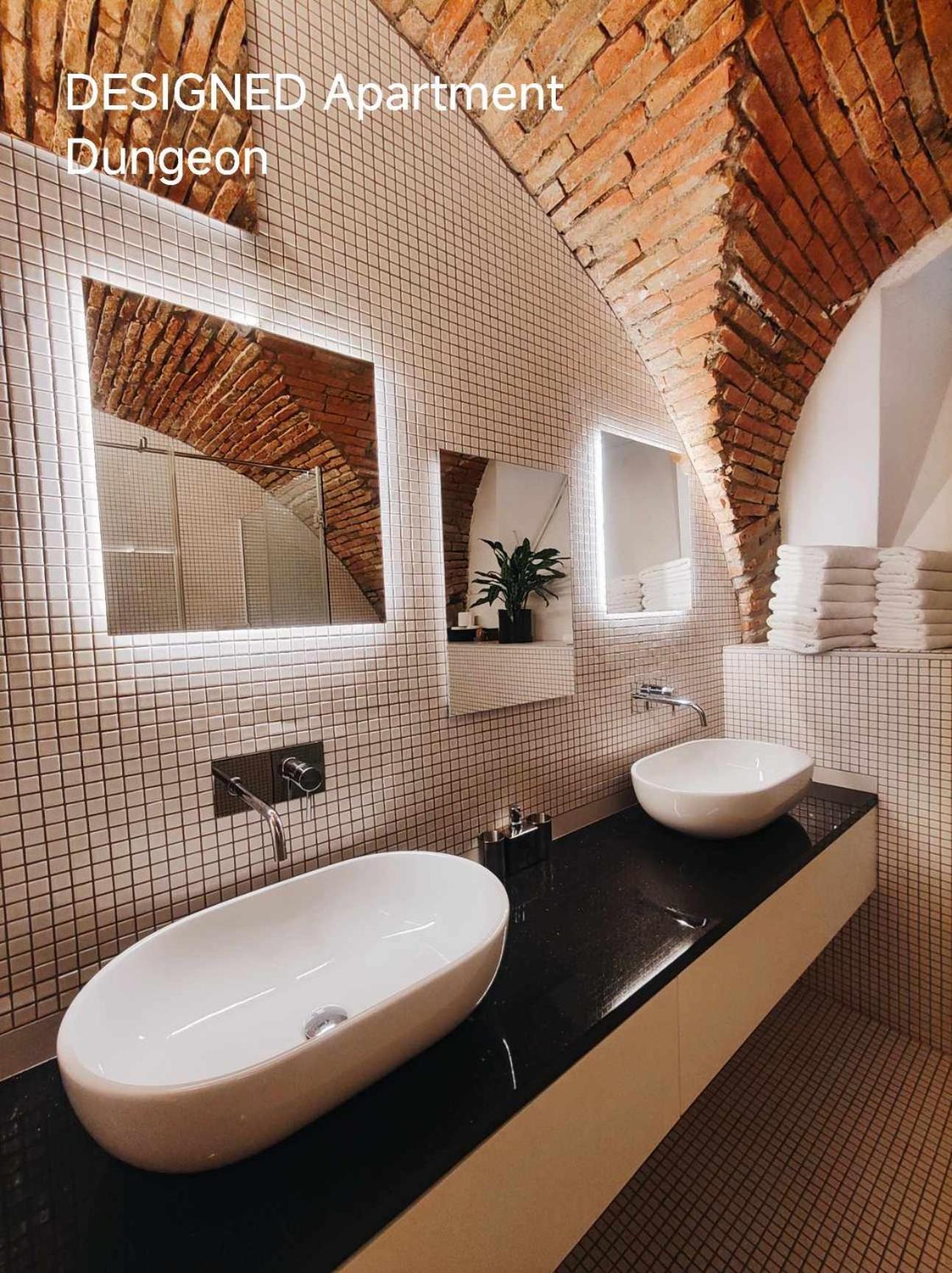 Dungeon Apartment Ljubljana Ngoại thất bức ảnh
