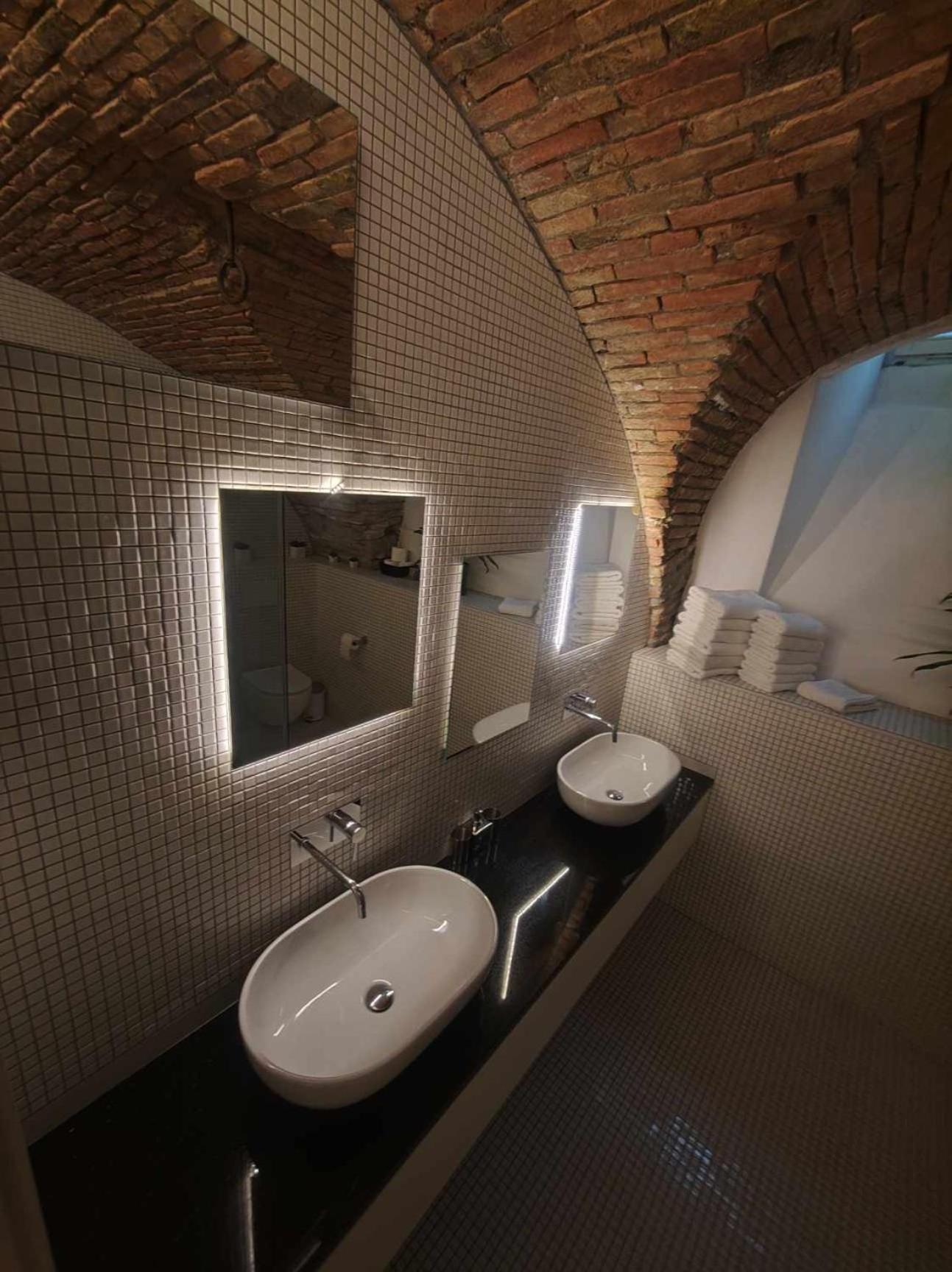 Dungeon Apartment Ljubljana Ngoại thất bức ảnh